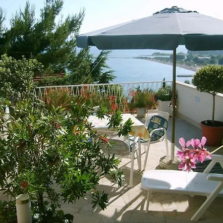 Lejlighed In With Sea View, Terrace, Wi-fi Omiš