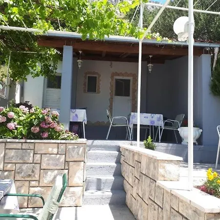 Lejlighed In With Sea View, Terrace, Wi-fi Omiš