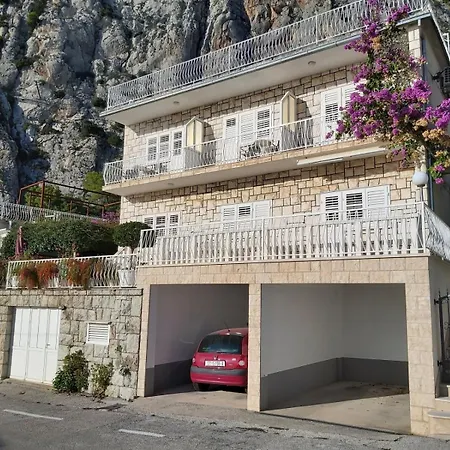 In With Sea View, Terrace, Wi-fi Omiš