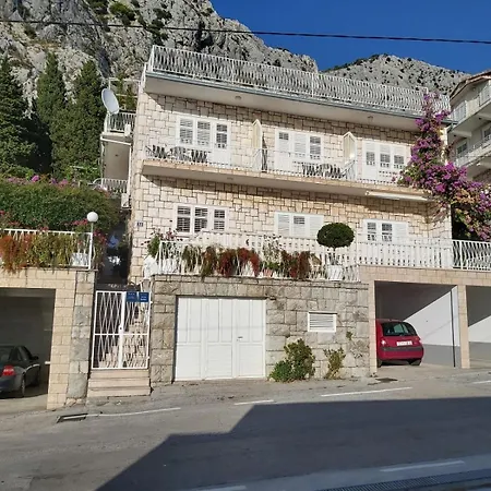 In With Sea View, Terrace, Wi-fi Omiš